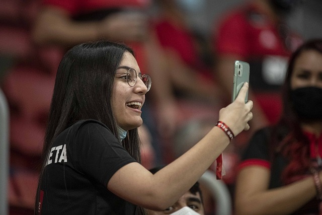 发狠无疑是 发狠无疑是